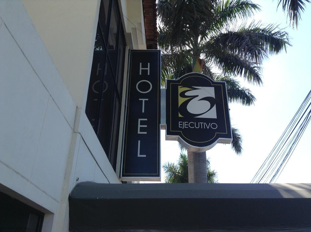Eh Ejecutivo Urban Hotell Tepic Exteriör bild